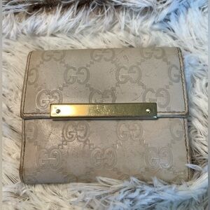 🤍Vintage White Guccisima Leather Trifold Gucci Wallet 🤍